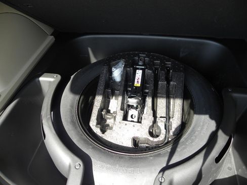 Used 2021 Jeep Grand Cherokee Limited image 10