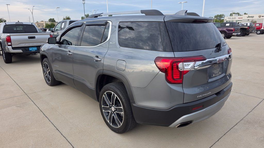 Used 2022 GMC Acadia SLT w/ Technology Package AWD/4WD image 3