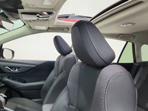 Used 2025 Subaru Outback Premium image 33