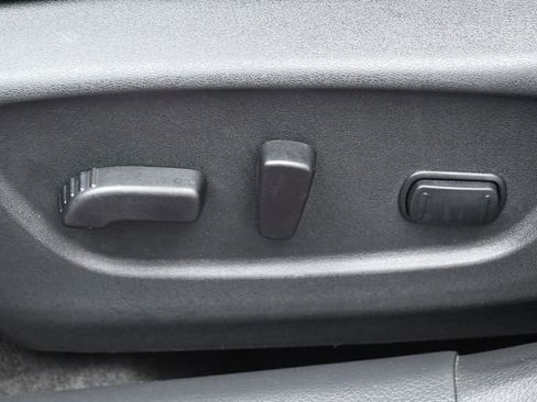 Used 2015 Nissan Rogue SV image 10