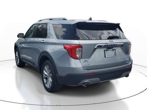 Used 2023 Ford Explorer Limited AWD/4WD image 4