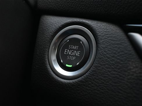 New 2025 Cadillac XT4 Premium Luxury image 15