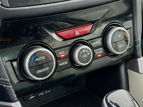 Used 2023 Subaru Forester Limited image 21