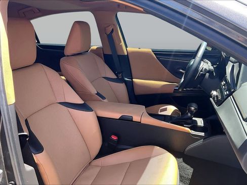 Used 2025 Lexus ES 350 w/ Accessory Package (P3) FWD image 9