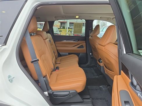 Used 2025 INFINITI QX60 Sensory image 14