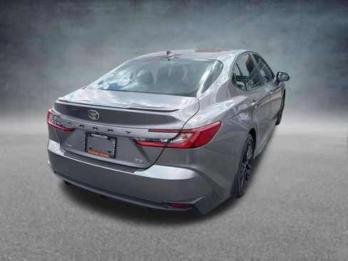 Used 2025 Toyota Camry SE FWD image 5