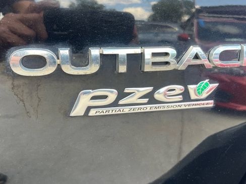 Used 2017 Subaru Outback 2.5i Limited AWD/4WD image 28