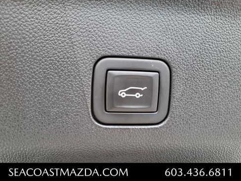 Used 2024 GMC Yukon AT4 w/ Technology Package image 13