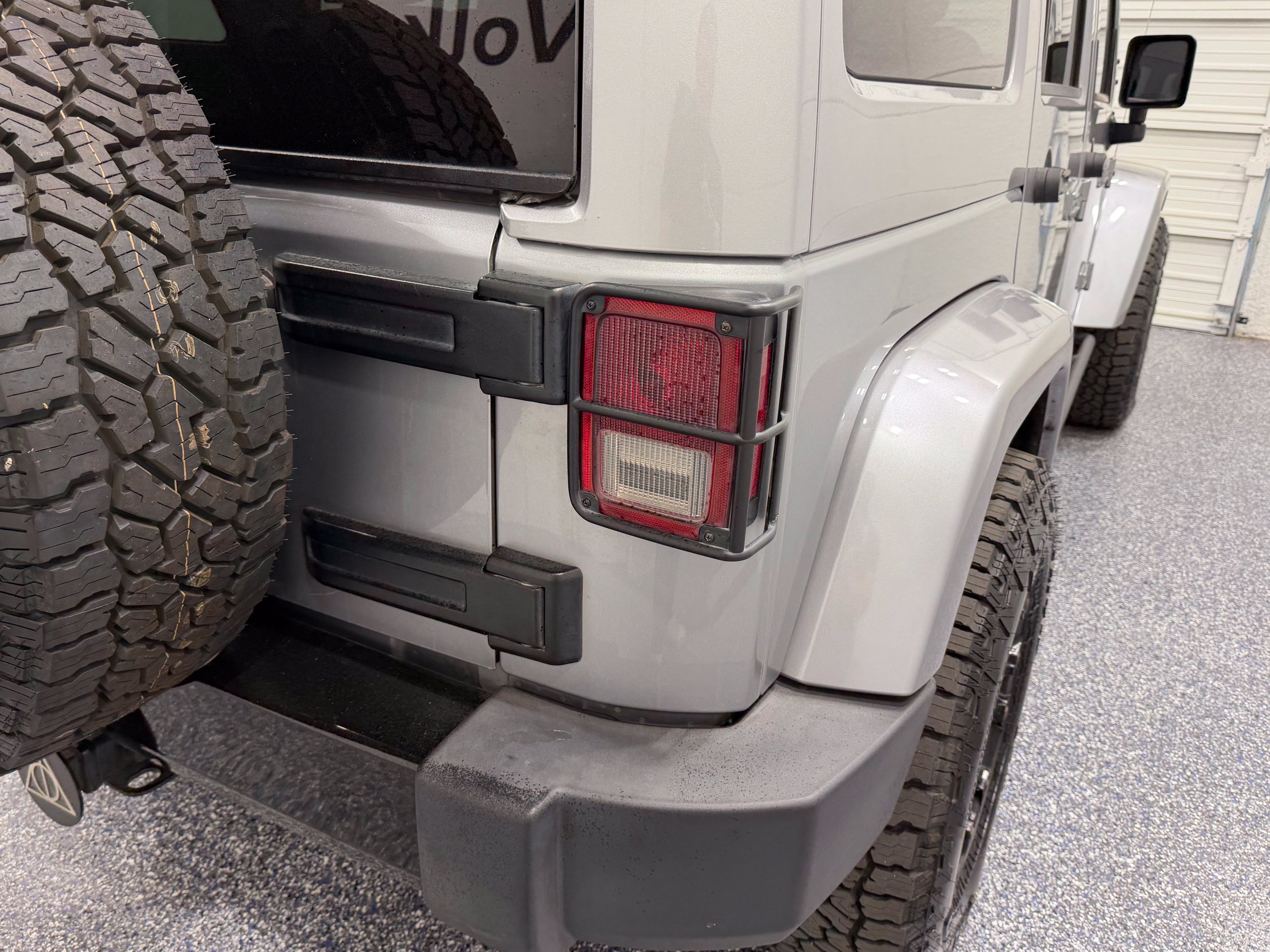 Used 2015 Jeep Wrangler Unlimited Sahara AWD/4WD image 18