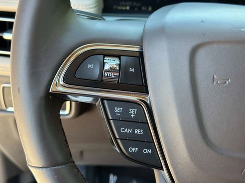 Used 2022 Lincoln Nautilus Reserve AWD/4WD image 31