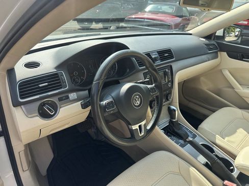 Used 2014 Volkswagen Passat TDI SE image 17