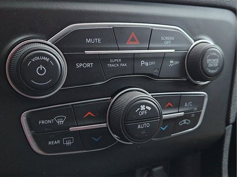 Used 2022 Dodge Charger R/T w/ Driver Convenience Group image 14