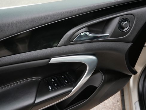 Used 2013 Buick Regal Premium FWD image 20