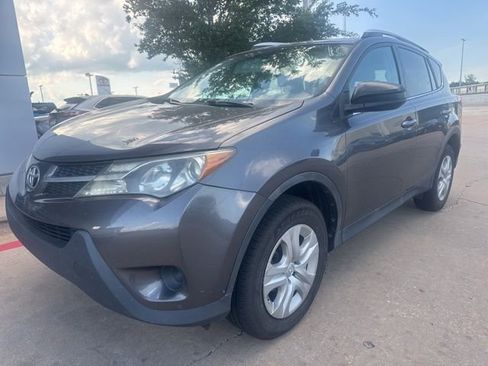 Used 2014 Toyota RAV4 LE FWD image 1
