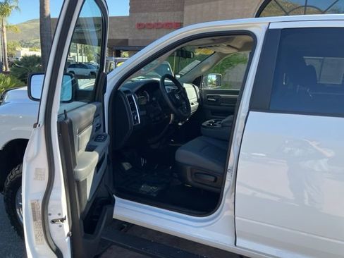 Used 2018 RAM 2500 SLT image 3