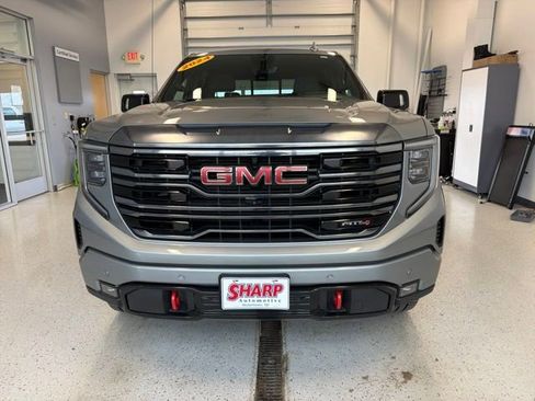 Used 2024 GMC Sierra 1500 AT4 w/ Technology Package AWD/4WD image 5