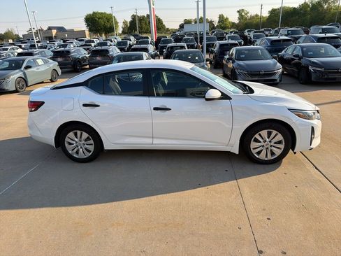 Used 2024 Nissan Sentra S FWD image 6