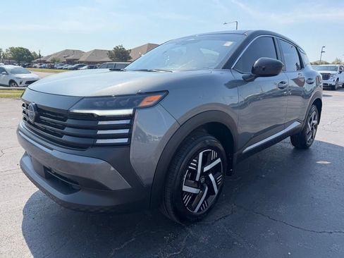 Used 2025 Nissan Kicks SV FWD image 10