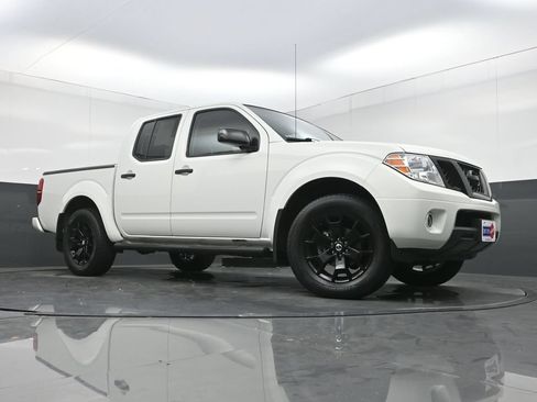 Used 2020 Nissan Frontier SV w/ Midnight Edition Floor Mats AWD/4WD image 21