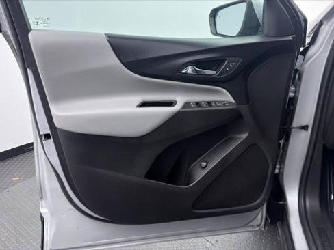 Used 2022 Chevrolet Equinox LT FWD image 14