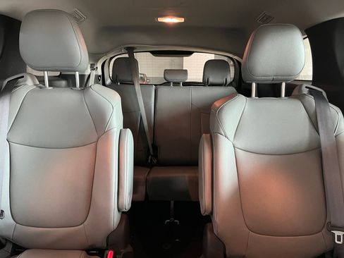 Used 2025 Toyota Sienna XLE w/ XLE Plus Package AWD/4WD image 23