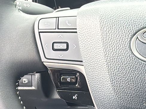 Used 2025 Toyota Camry SE w/ Convenience Package image 21