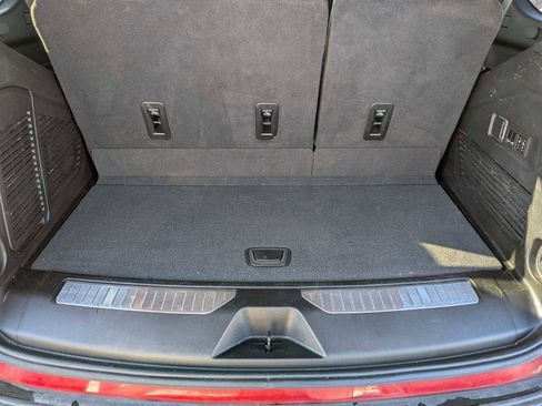 Used 2023 Chevrolet Tahoe Premier w/ Premium Package 2 image 33