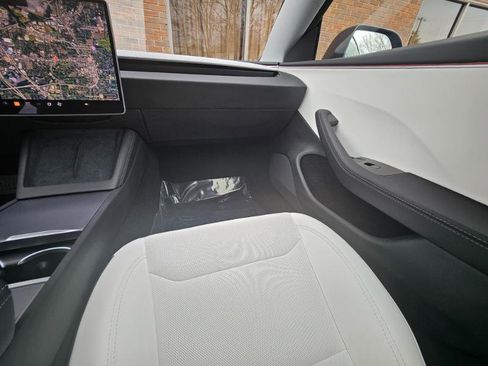 Used 2025 Tesla Model 3 Long Range image 52
