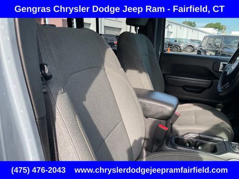 Used 2024 Jeep Wrangler Unlimited w/ Convenience Group AWD/4WD image 22