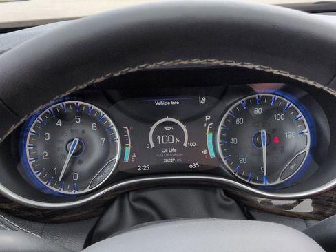 Used 2022 Chrysler Pacifica Limited image 28