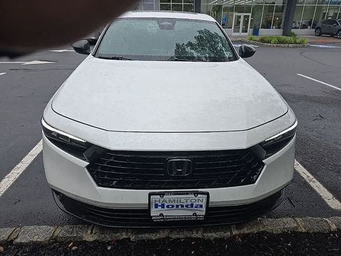 Used 2024 Honda Accord Sport image 2