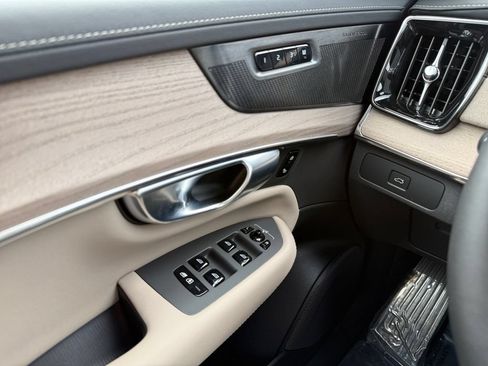 Used 2026 Volvo XC90 B6 Ultra w/ Protection Package AWD/4WD image 29