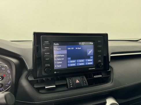 Used 2020 Toyota RAV4 XLE Premium image 15