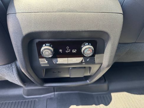 Used 2026 Chevrolet Traverse RS AWD/4WD image 17