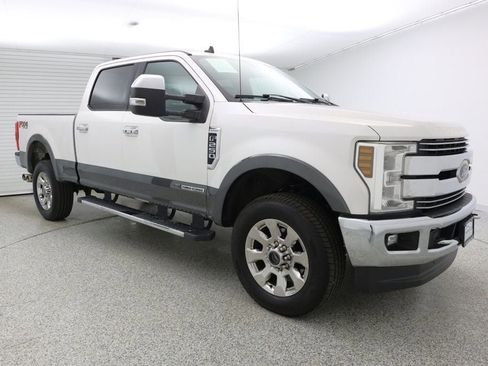 Used 2019 Ford F250 Lariat w/ Lariat Ultimate Package image 2