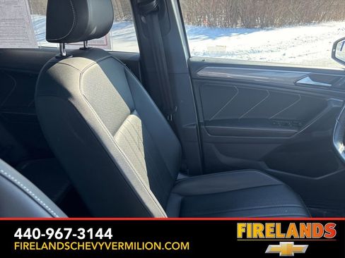 Used 2023 Volkswagen Tiguan SE R-Line image 34