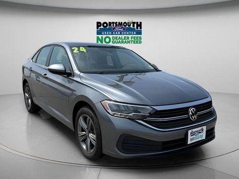 Used 2024 Volkswagen Jetta SE FWD image 1