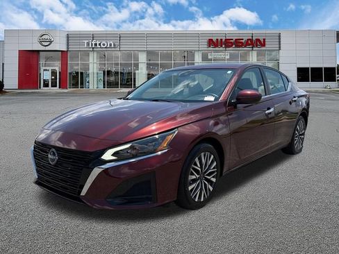 Used 2023 Nissan Altima 2.5 SV FWD image 3