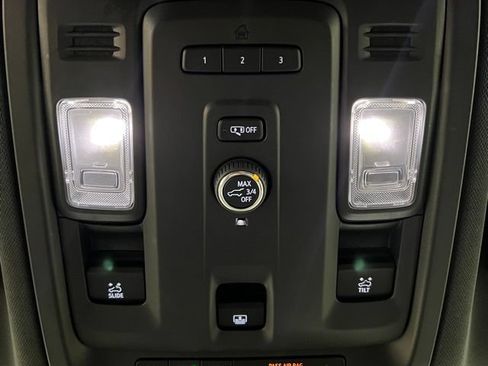 Used 2024 Chevrolet Suburban RST AWD/4WD image 40