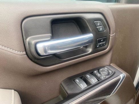 Used 2022 Chevrolet Silverado 2500 LTZ w/ LTZ Convenience Package image 26