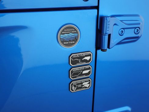 Used 2024 Jeep Wrangler Unlimited Rubicon w/ Safety Group image 10