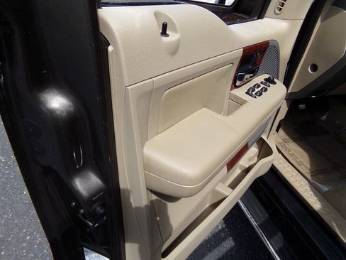 Used 2005 Ford F150 Lariat image 48