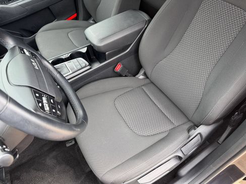 Used 2026 Kia Sportage LX FWD image 32