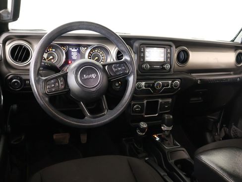 Used 2018 Jeep Wrangler Unlimited Sport AWD/4WD image 2