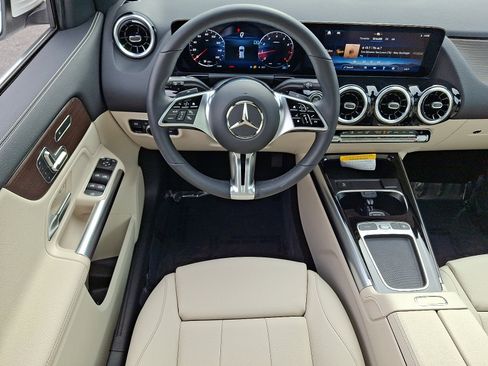 New 2026 Mercedes-Benz GLA 250 4MATIC image 9