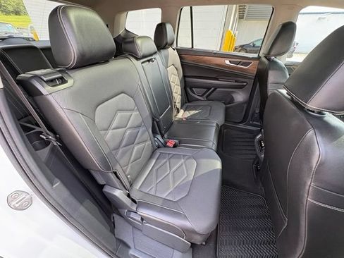 Used 2024 Volkswagen Atlas SE FWD image 28