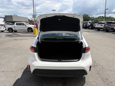 Used 2025 Toyota Corolla LE FWD image 27