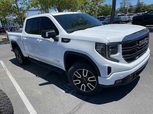 Used 2023 GMC Sierra 1500 AT4 w/ AT4 Premium Package AWD/4WD image 3