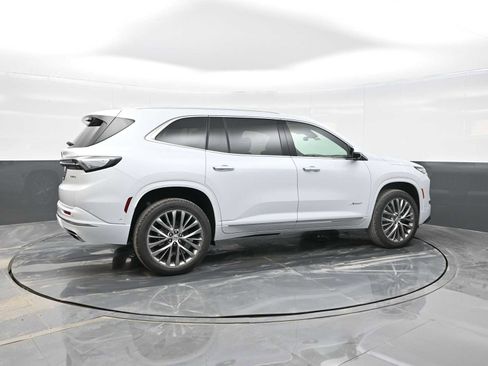 Used 2026 Buick Enclave Avenir w/ Super Cruise Package image 3