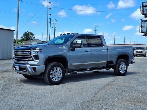 Used 2024 Chevrolet Silverado 3500 High Country AWD/4WD image 14